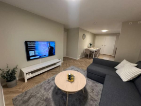 Modern Central Apartment Apt 106